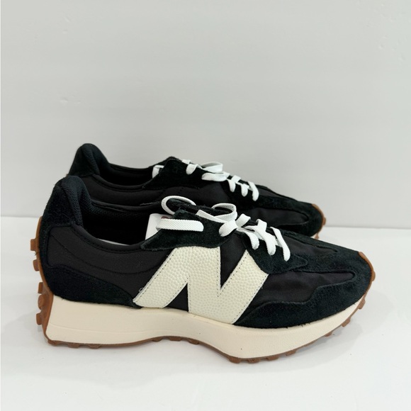 New Balance 327 Women’s Shoes - Picture 3 of 10